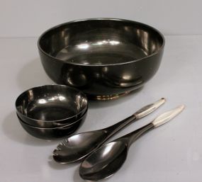 Black Salad Bowl, Servers, and Bowls Description