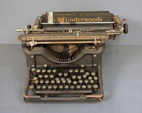 Antique Underwood Typewriter Description