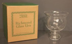 Southern Living Richmond Glass Urn Description