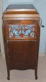 Meteor Mahogany Cabinet Victrola