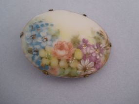 Pretty Floral broach