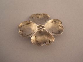 Sterling Broach in floral shape.