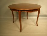 Queen Anne Style Round Table with fold out Leafs