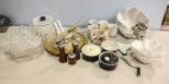 Lot of Kitchen Items