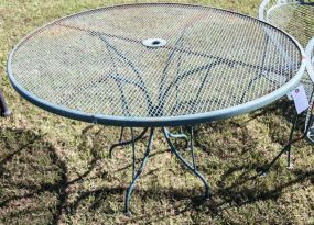 Round Metal Patio Table