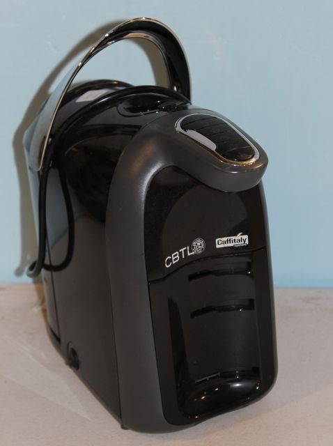 0235 Viking Corp. Knife Set and a Caffitaly Coffee Maker - Second July Online Only Auction