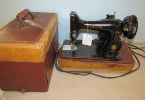 Singer Model 99 Portable Sewing Machine with Foot Pedal and Case