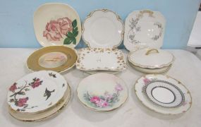 Eighteen Porcelain Dinner Plates