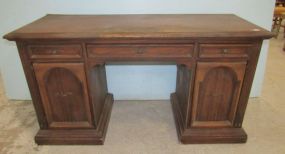 Broyhill Premier Vintage Knee Hole Writing Desk