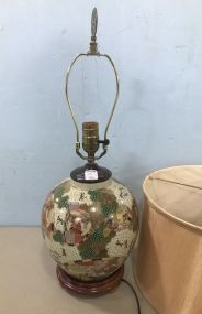 Chinese Hand Painted Vase Lamp