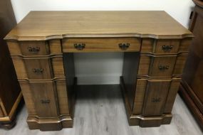 Early American Style Mahogany Knee Hole Desk