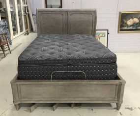 Like New Ashley Furniture New American Drew Queen Size Bed