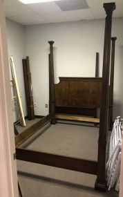 Henredon Column Style Four Poster Bed