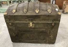 Vintage Dome Top Streamer Trunk