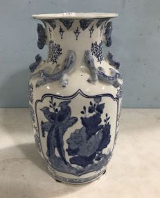 Chinese Antique Replica Blue and White Lizard Vase