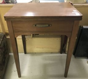 Singer Sewing Machine in Cabinet