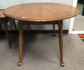 Vintage Pennsylvania House Walnut Round/Oval Dining Table