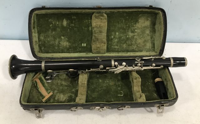 0966 Vintage Flute Instrument - September Online Auctions 2020