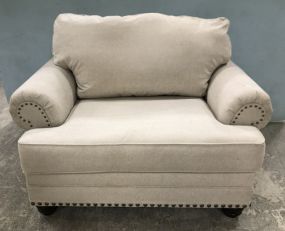 New White Upholstered Love Seat/Large Single Cushion Chair