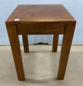 HOME Oak Accent Table