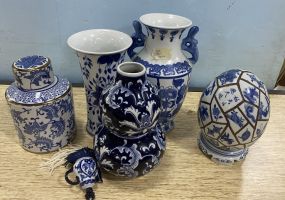 Five Pieces of Modern Blue and White Pottery