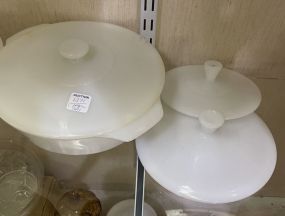 2 Fire King Bowls With Tops And 2 Extra Tops