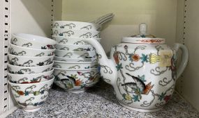 Porcelain Chinese Tea Pot and Tea Cups