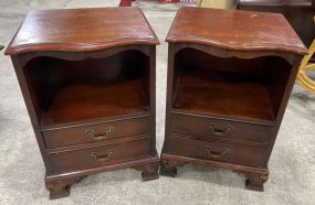 Pair of Late 20th Century Traditional Style Mahogany Night Stands