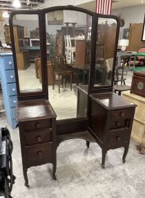 Vintage Traditional Style Mahogany Vanity