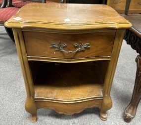 Late 20th Cherry Queen Anne Side Table