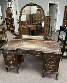 Vintage Traditional Style Vanity