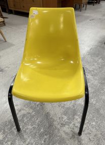 Mid Century Modern Fiberglass Chair