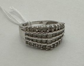 10K White Gold Peaked Diamond Ring Band Size: 7
