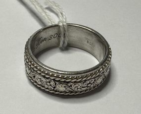 .925 Sterling Ring Band with Carved Details Size: