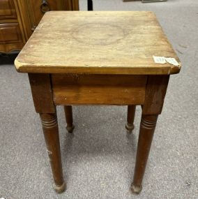 Vintage Traditional Mahogany Accent Table