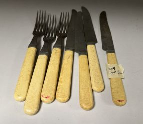 Vintage Stainless Bake Lite Handed Forks and Knives