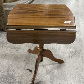 Late 20th Century Oak Drop Side Accent Table