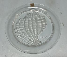 Lalique Crystal 1972 Annual Collector Plate featuring the Coquillage 8 