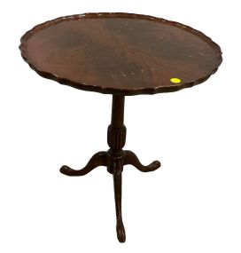VTG Pedestal Mahogany Round Table 25