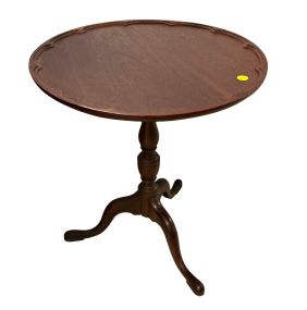 Federal Stye Pie Curst Pedestal Table 26