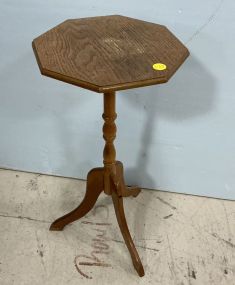 Accent Oak Pedestal Table 25
