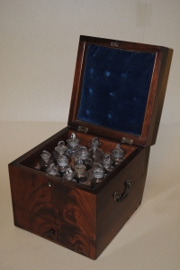 ENGLISH MAHOGANY APOTHECARY BOX