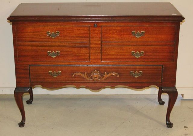 Mahogany Queen Anne Cedar Chest