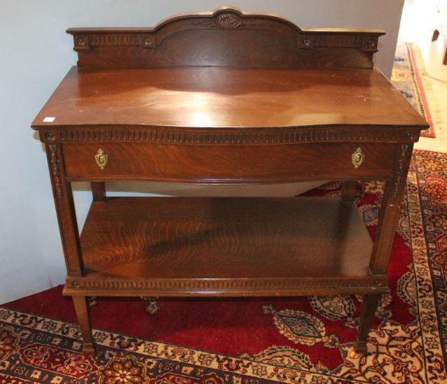 Early 20th Century Quarter Sawn Oak Server