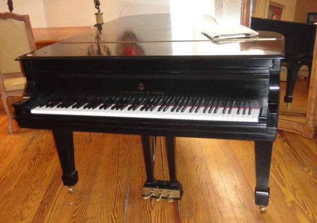 Steinway Concert Grand Piano   Model B