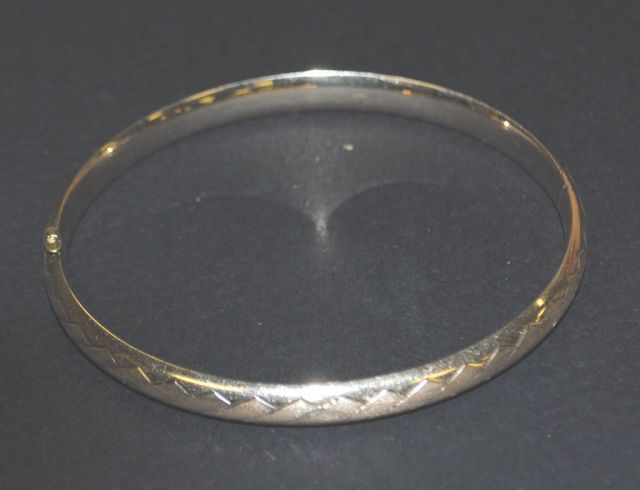Lady's Hollow Bangle w/Rope Engraving