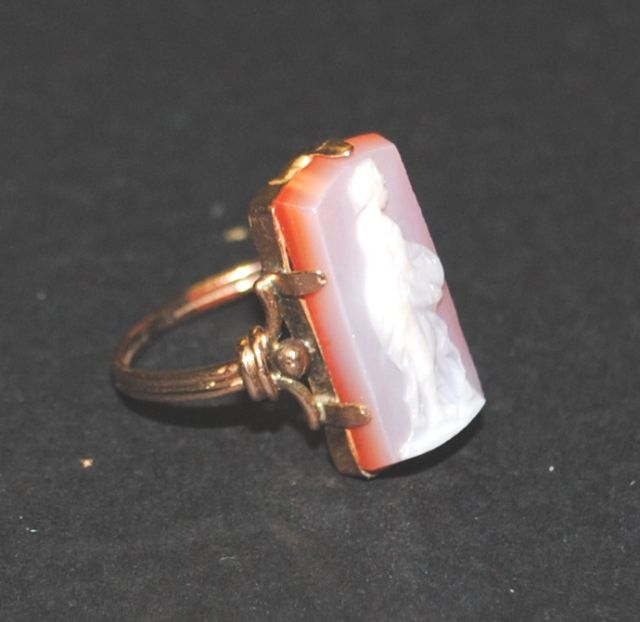 Lady's Rectangular Cameo Ring