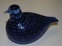 Iittala Glass Bird by Glass Artist, Oiva Toikka.  Signed 