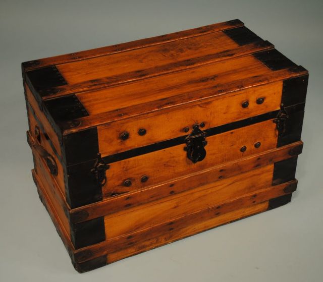 Pine Trunk w/tray