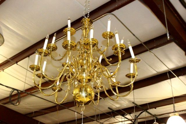 Williamsburg Colonial Style Brass Chandelier